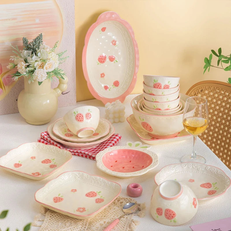 Relief Strawberry Print Ceramic Dish New Aesthetic Underglazed Colour Beautiful Kitchen Tableware Creative Pink Food Plates(Round)