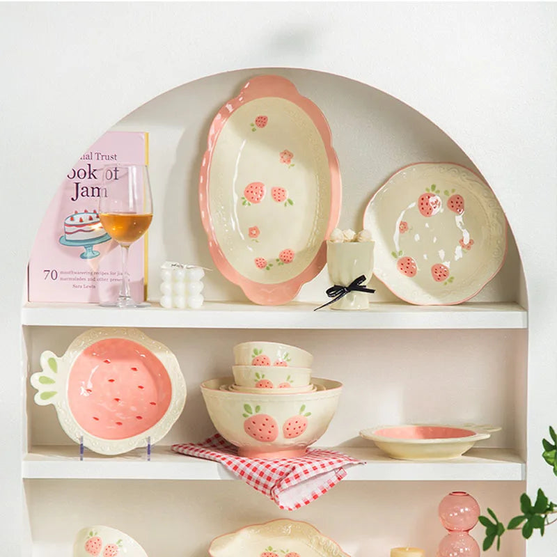 Relief Strawberry Print Ceramic Dish New Aesthetic Underglazed Colour Beautiful Kitchen Tableware Creative Pink Food Plates(Round)